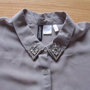 2/$25 | H&M Divided Semi-Sheer Rhinestone Collared Blouse